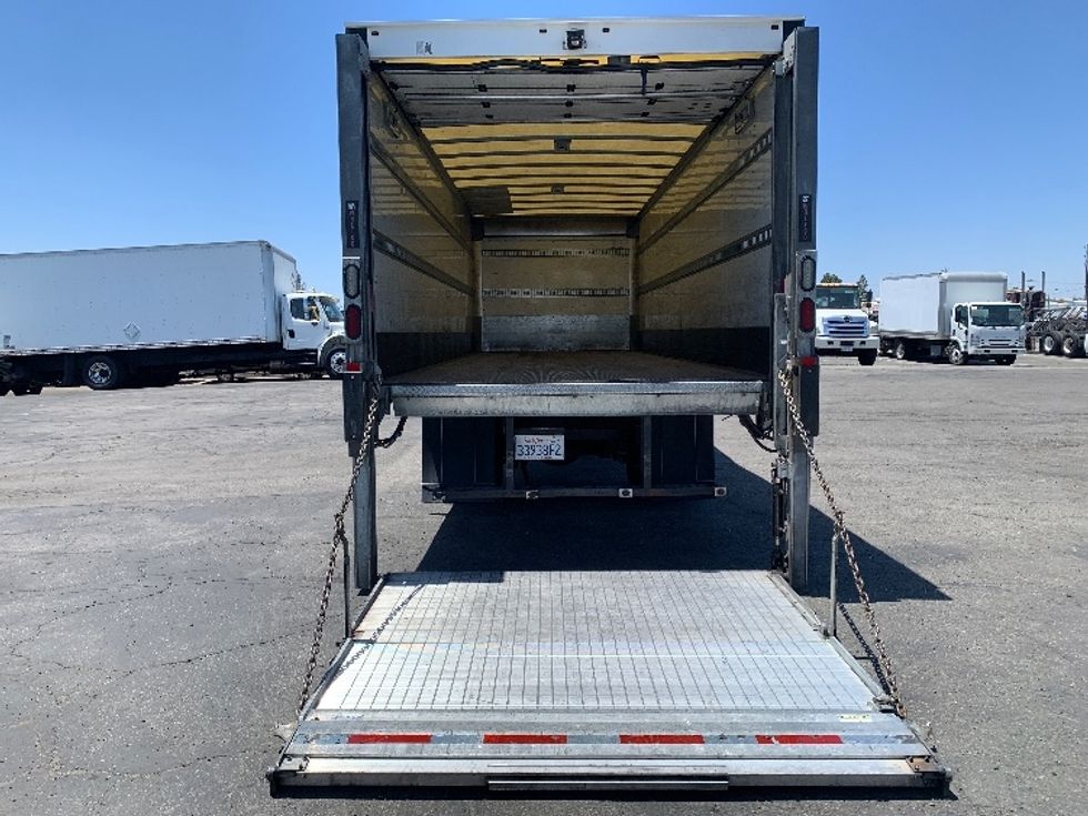 Medium Duty Box Truck-Light and Medium Duty Trucks-Hino-2019-268-Torrance-CA-69,193\n\t\tmiles-$ 61,500 - Image 9