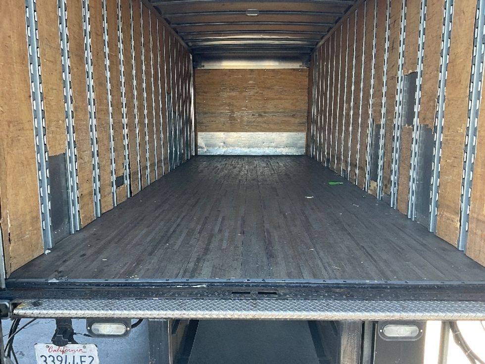 Medium Duty Box Truck-Light and Medium Duty Trucks-Hino-2019-268-Torrance-CA-92,493\n\t\tmiles-$ 61,500 - Image 10