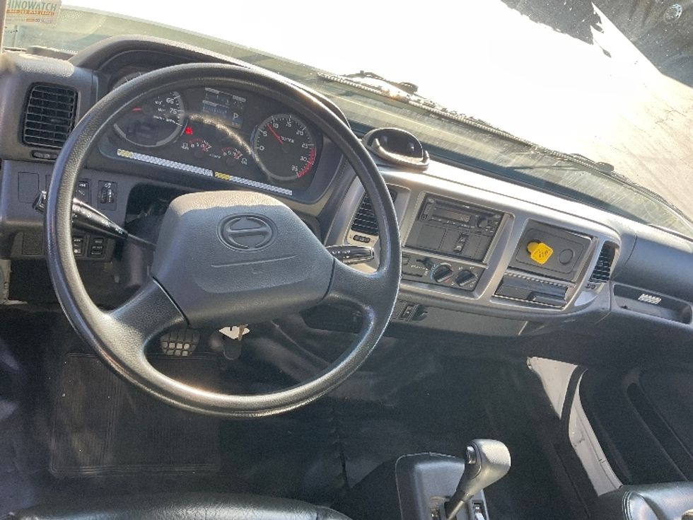 Medium Duty Box Truck-Light and Medium Duty Trucks-Hino-2019-268-Torrance-CA-92,493\n\t\tmiles-$ 61,500 - Image 18