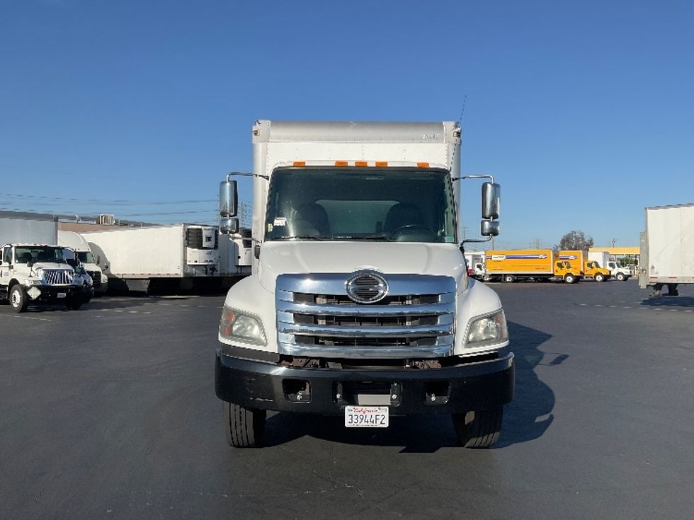 Medium Duty Box Truck-Light and Medium Duty Trucks-Hino-2019-268-Torrance-CA-92,493\n\t\tmiles-$ 61,500 - Image 2