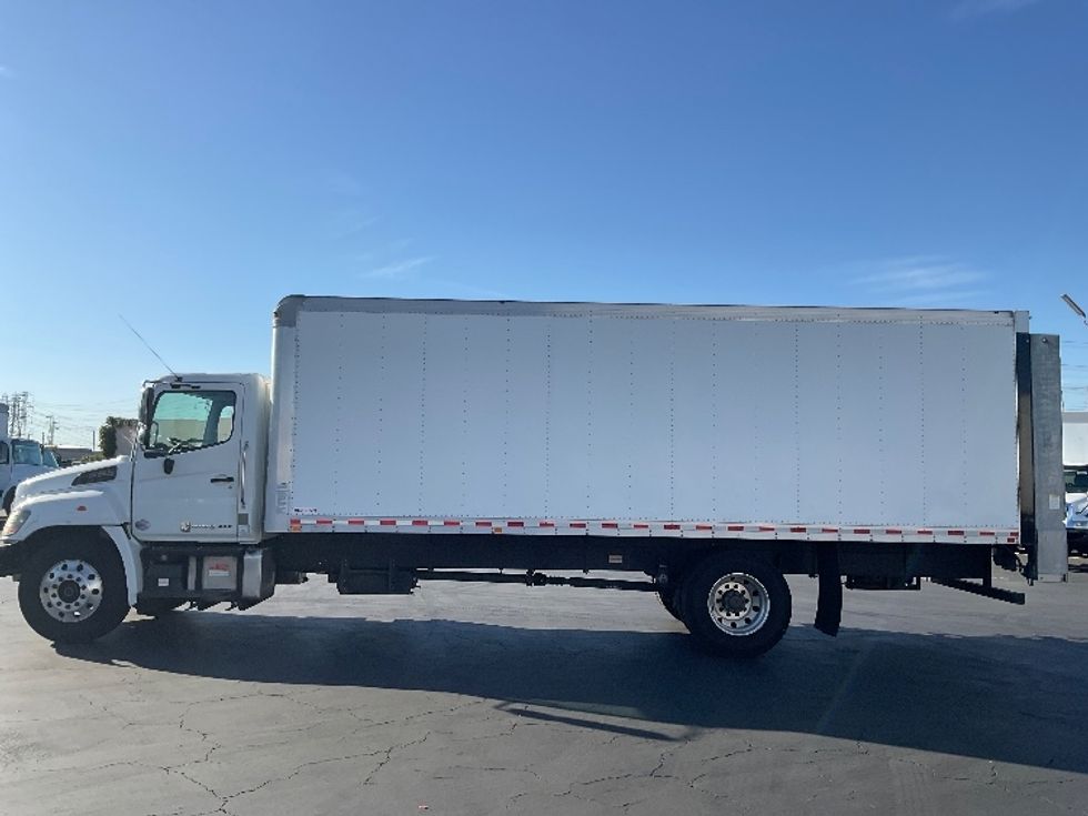 Medium Duty Box Truck-Light and Medium Duty Trucks-Hino-2019-268-Torrance-CA-92,493\n\t\tmiles-$ 61,500 - Image 4