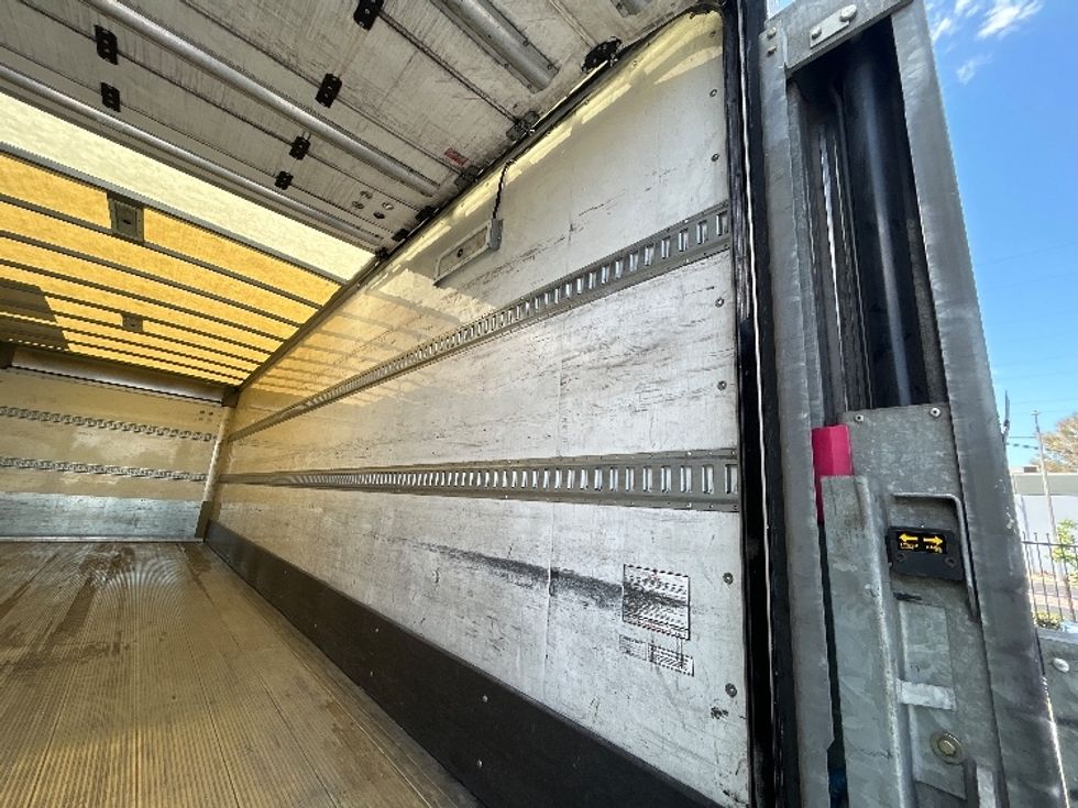 Medium Duty Box Truck-Light and Medium Duty Trucks-Hino-2019-268-Torrance-CA-95,365\n\t\tmiles-$ 64,750 - Image 11