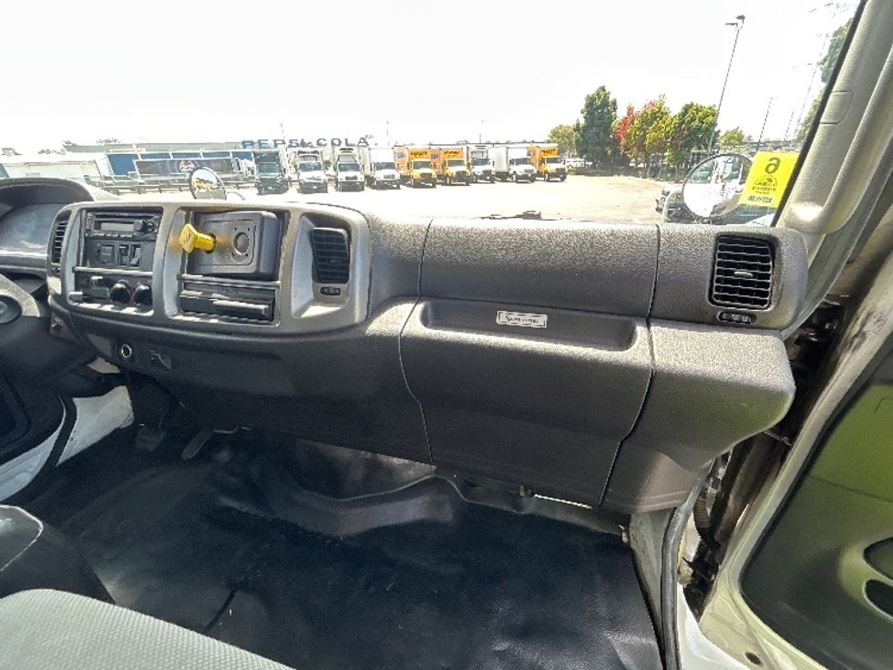 Medium Duty Box Truck-Light and Medium Duty Trucks-Hino-2019-268-Torrance-CA-95,365\n\t\tmiles-$ 64,750 - Image 20