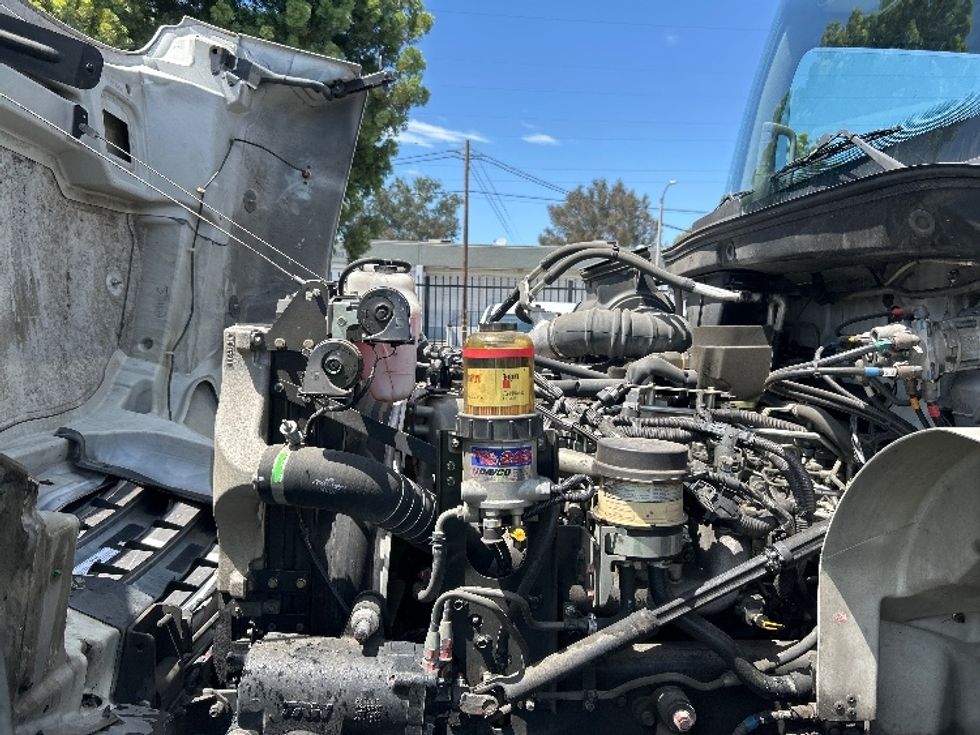 Medium Duty Box Truck-Light and Medium Duty Trucks-Hino-2019-268-Torrance-CA-95,365\n\t\tmiles-$ 64,750 - Image 23