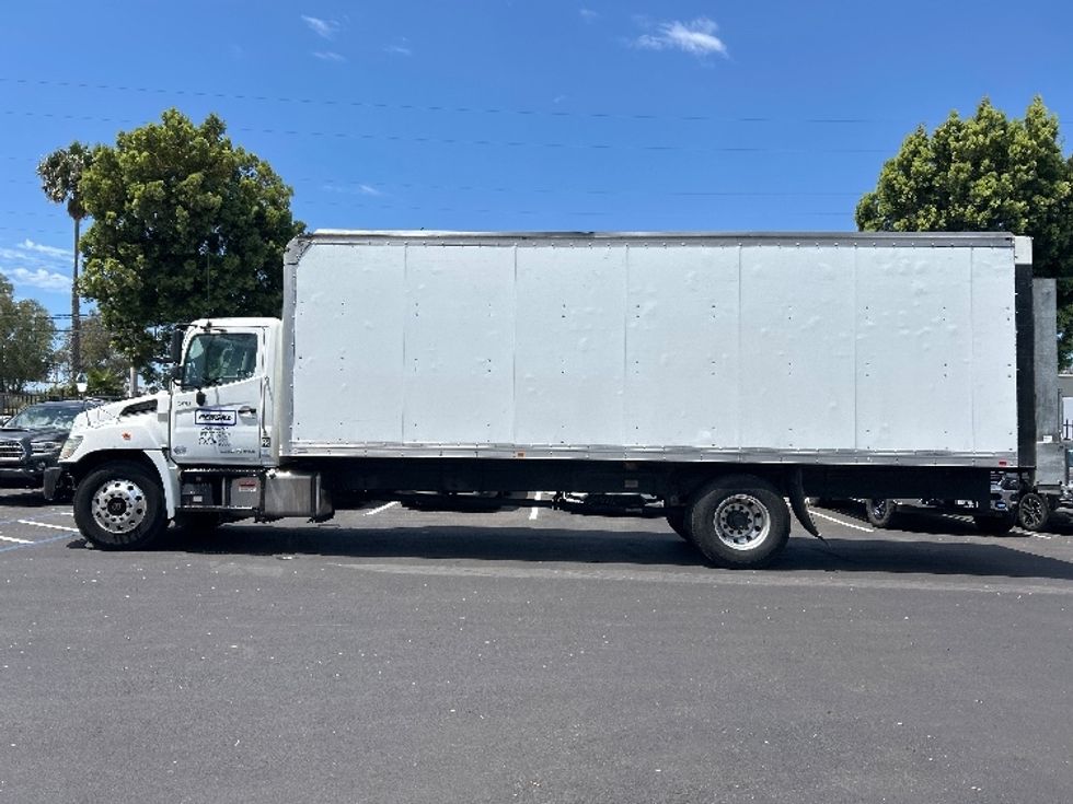 Medium Duty Box Truck-Light and Medium Duty Trucks-Hino-2019-268-Torrance-CA-95,365\n\t\tmiles-$ 64,750 - Image 4