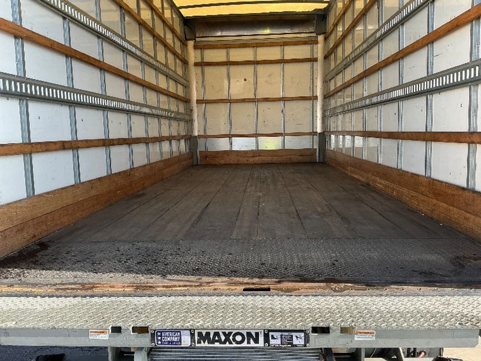 Medium Duty Box Truck-Light and Medium Duty Trucks-Hino-2019-268-Torrance-CA-95,692\n\t\tmiles-$ 51,500 - Image 10