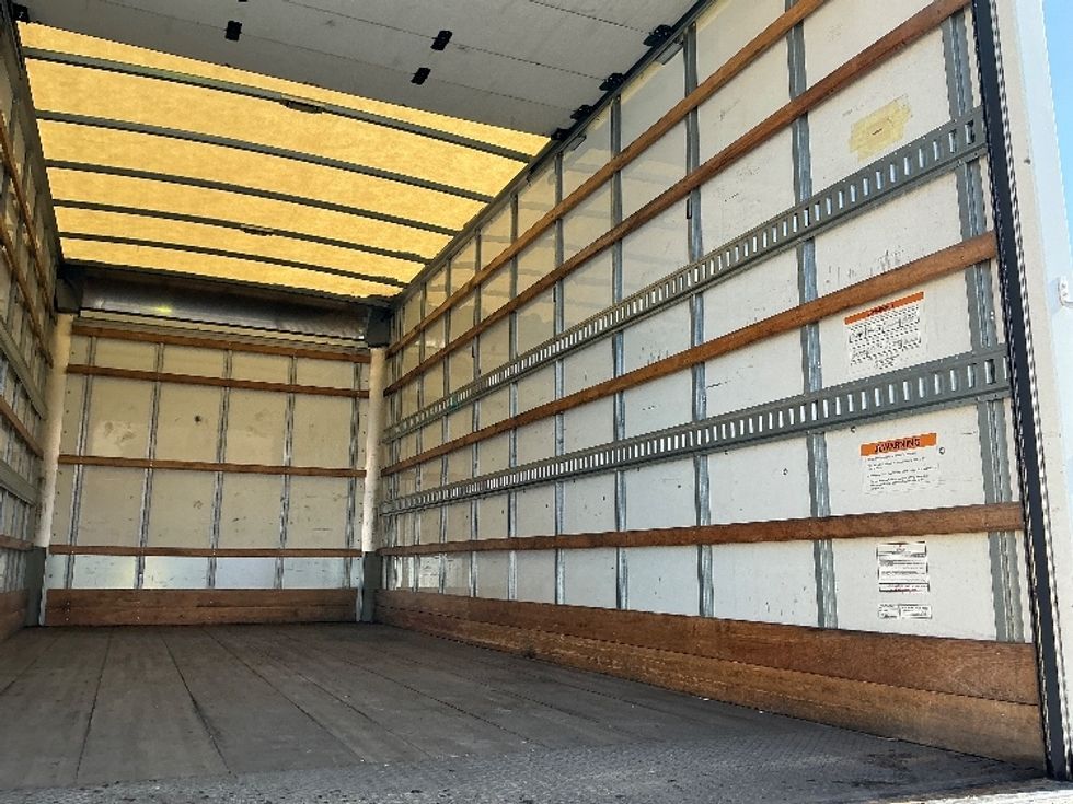 Medium Duty Box Truck-Light and Medium Duty Trucks-Hino-2019-268-Torrance-CA-95,692\n\t\tmiles-$ 51,500 - Image 12