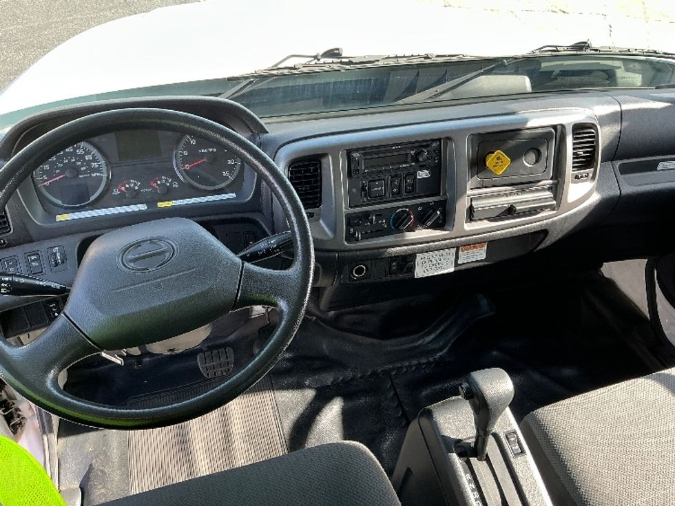 Medium Duty Box Truck-Light and Medium Duty Trucks-Hino-2019-268-Torrance-CA-95,692\n\t\tmiles-$ 51,500 - Image 19