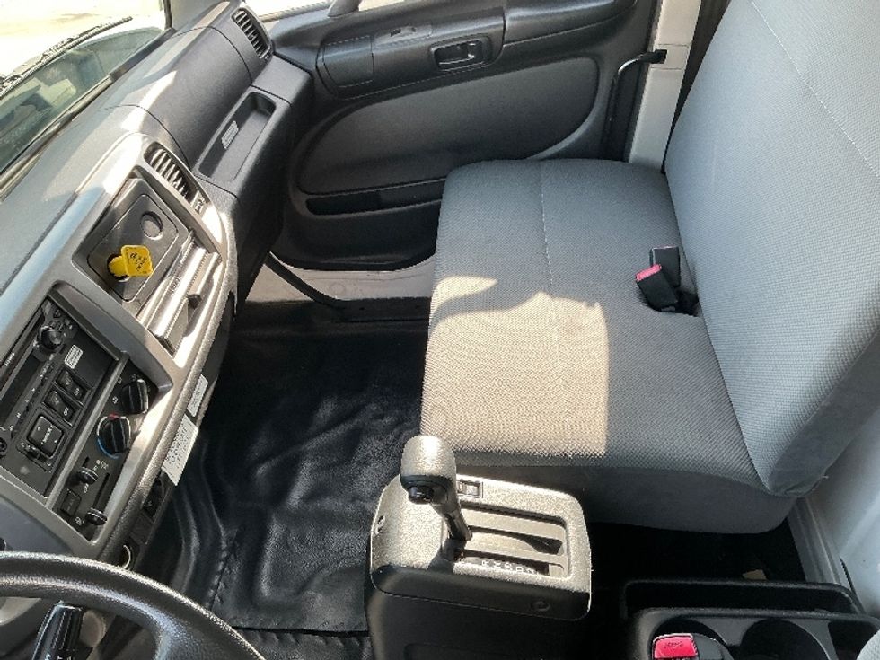 Medium Duty Box Truck-Light and Medium Duty Trucks-Hino-2019-268-Torrance-CA-95,692\n\t\tmiles-$ 51,500 - Image 20