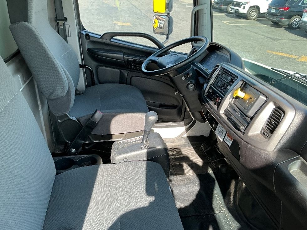 Medium Duty Box Truck-Light and Medium Duty Trucks-Hino-2019-268-Torrance-CA-95,692\n\t\tmiles-$ 51,500 - Image 22