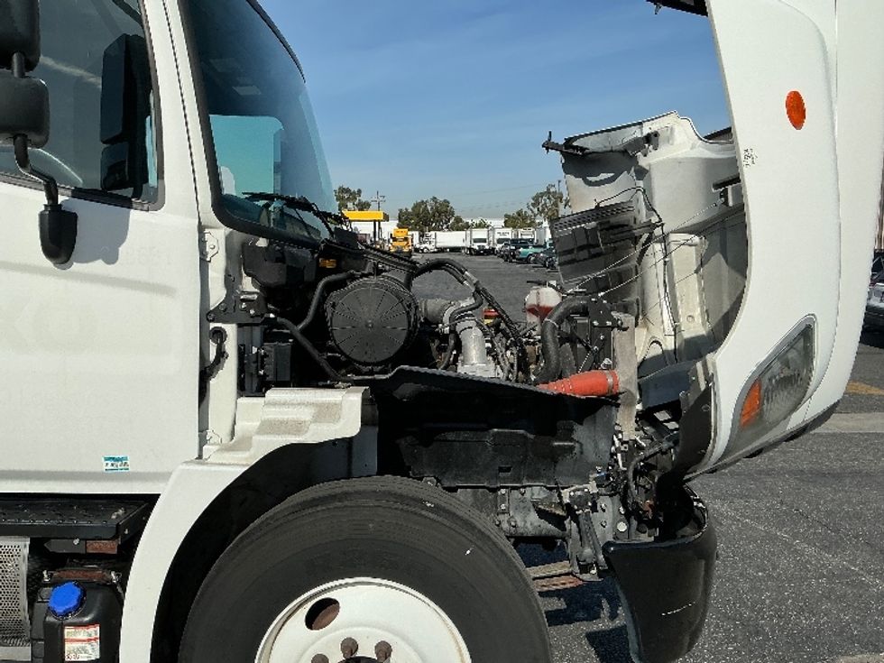 Medium Duty Box Truck-Light and Medium Duty Trucks-Hino-2019-268-Torrance-CA-95,692\n\t\tmiles-$ 51,500 - Image 23