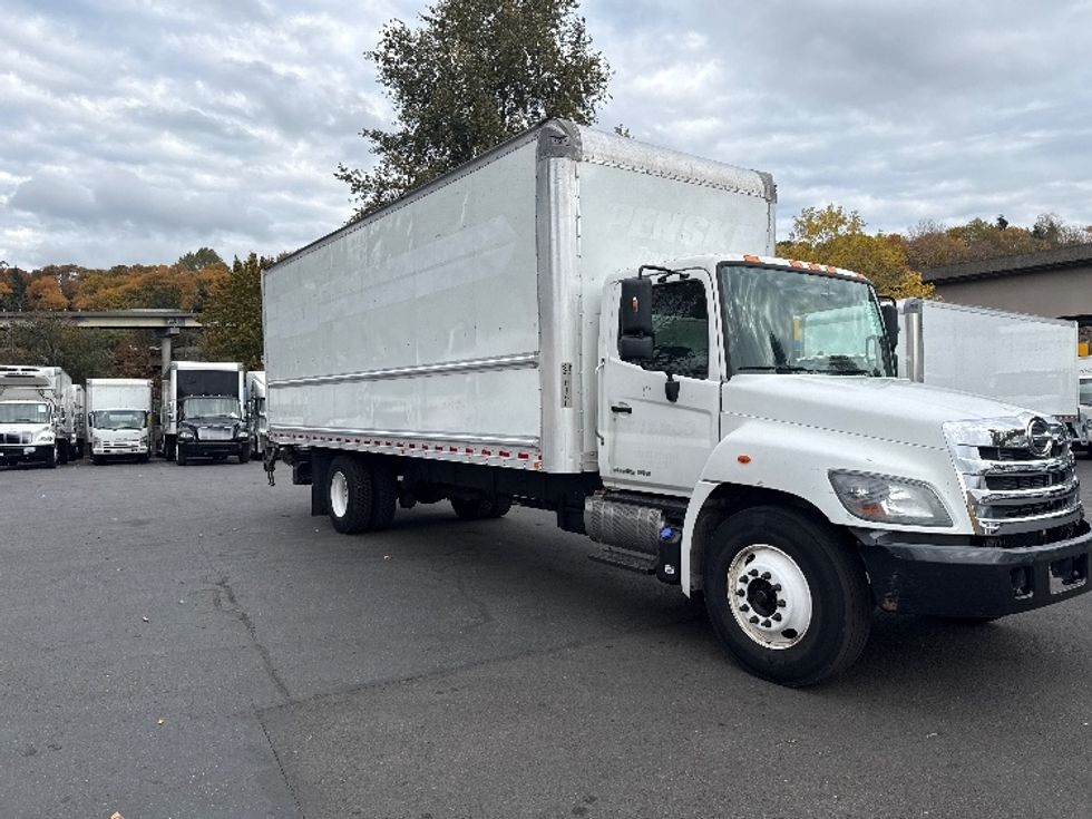 Medium Duty Box Truck-Light and Medium Duty Trucks-Hino-2019-268-Tukwila-WA-155,600\n\t\tmiles-$ 54,500 - Image 1