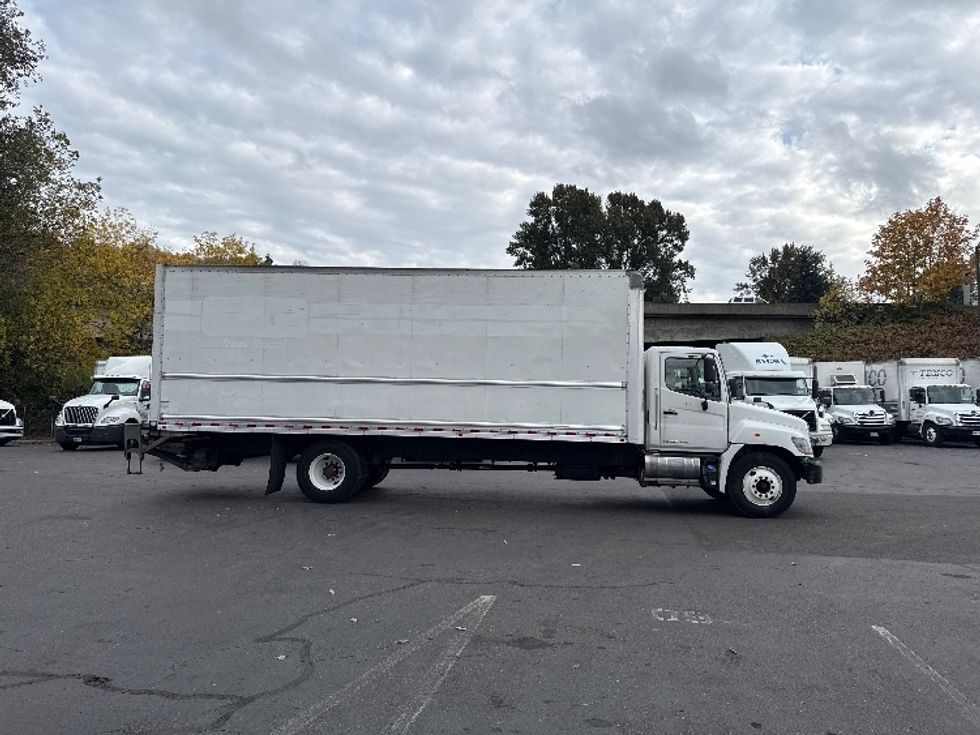 Medium Duty Box Truck-Light and Medium Duty Trucks-Hino-2019-268-Tukwila-WA-155,600\n\t\tmiles-$ 54,500 - Image 15