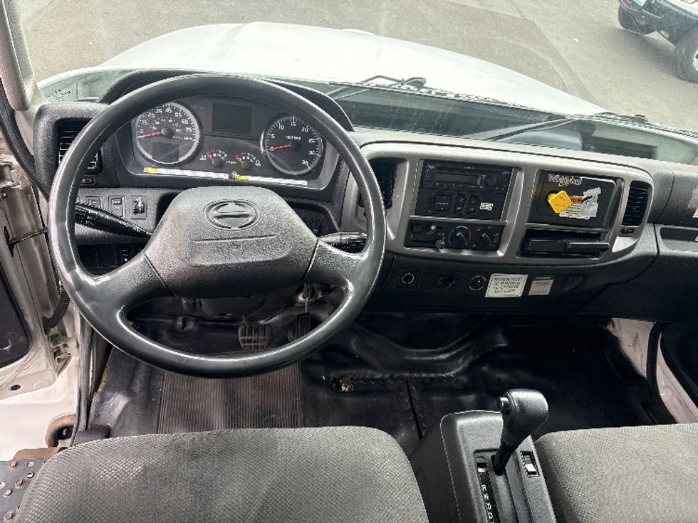 Medium Duty Box Truck-Light and Medium Duty Trucks-Hino-2019-268-Tukwila-WA-155,600\n\t\tmiles-$ 54,500 - Image 17