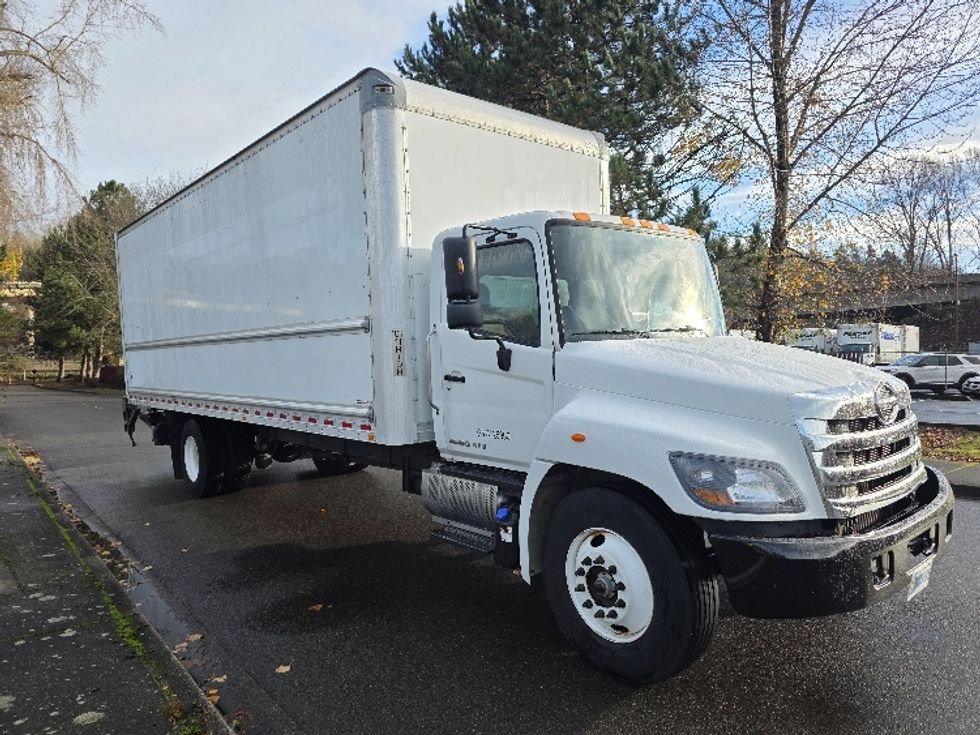 Medium Duty Box Truck-Light and Medium Duty Trucks-Hino-2019-268-Tukwila-WA-174,607\n\t\tmiles-$ 51,500 - Image 1