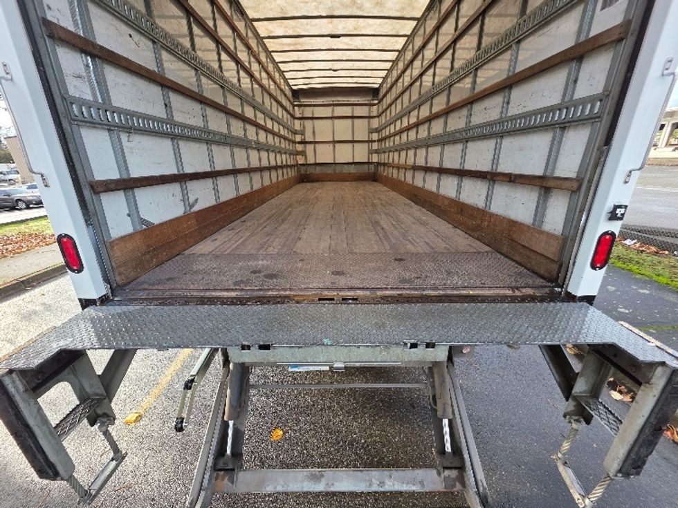 Medium Duty Box Truck-Light and Medium Duty Trucks-Hino-2019-268-Tukwila-WA-174,607\n\t\tmiles-$ 51,500 - Image 10