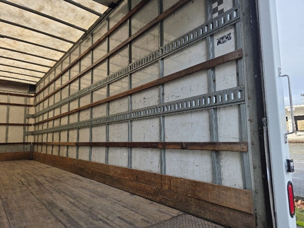 Medium Duty Box Truck-Light and Medium Duty Trucks-Hino-2019-268-Tukwila-WA-174,607\n\t\tmiles-$ 51,500 - Image 12