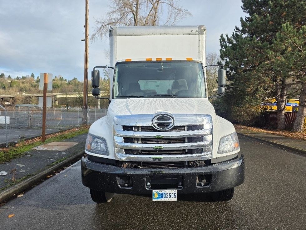 Medium Duty Box Truck-Light and Medium Duty Trucks-Hino-2019-268-Tukwila-WA-174,607\n\t\tmiles-$ 51,500 - Image 2