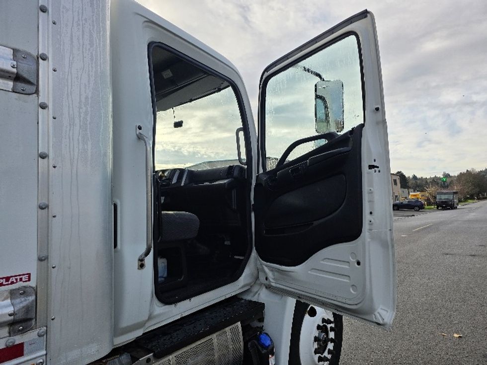 Medium Duty Box Truck-Light and Medium Duty Trucks-Hino-2019-268-Tukwila-WA-174,607\n\t\tmiles-$ 51,500 - Image 20