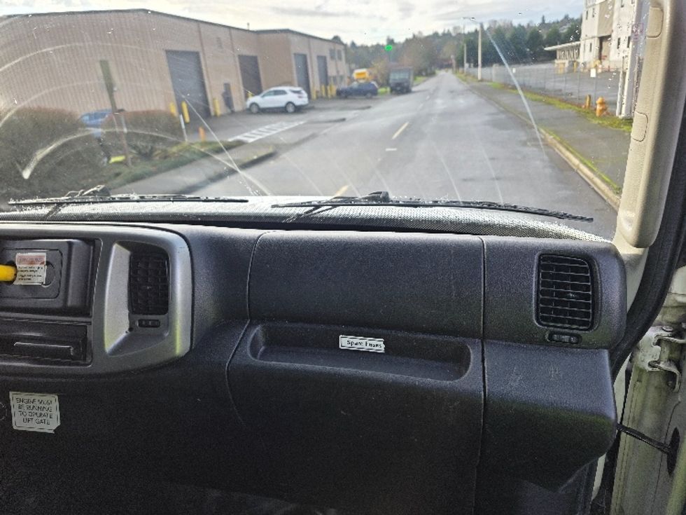 Medium Duty Box Truck-Light and Medium Duty Trucks-Hino-2019-268-Tukwila-WA-174,607\n\t\tmiles-$ 51,500 - Image 21