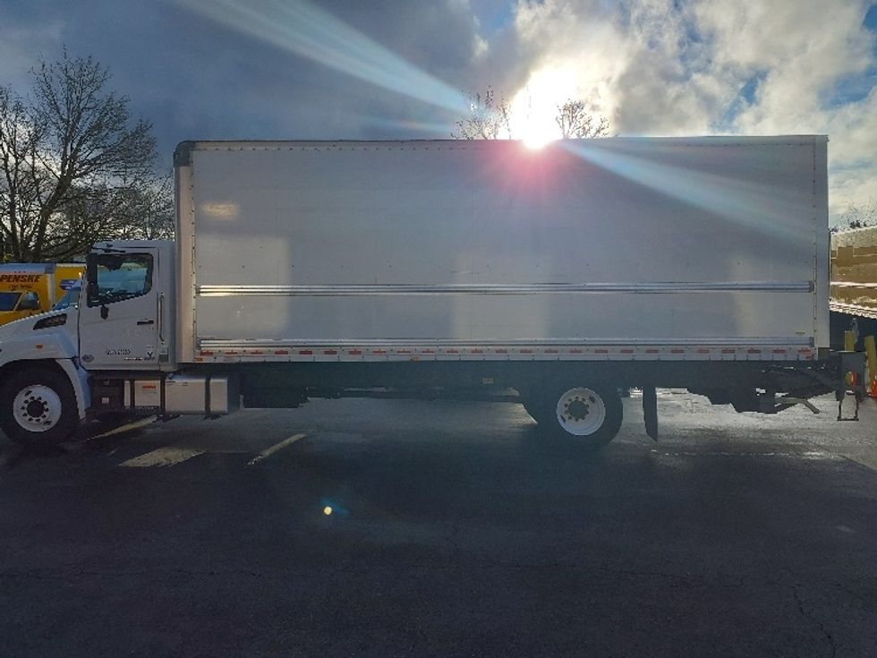 Medium Duty Box Truck-Light and Medium Duty Trucks-Hino-2019-268-Tukwila-WA-174,607\n\t\tmiles-$ 51,500 - Image 4