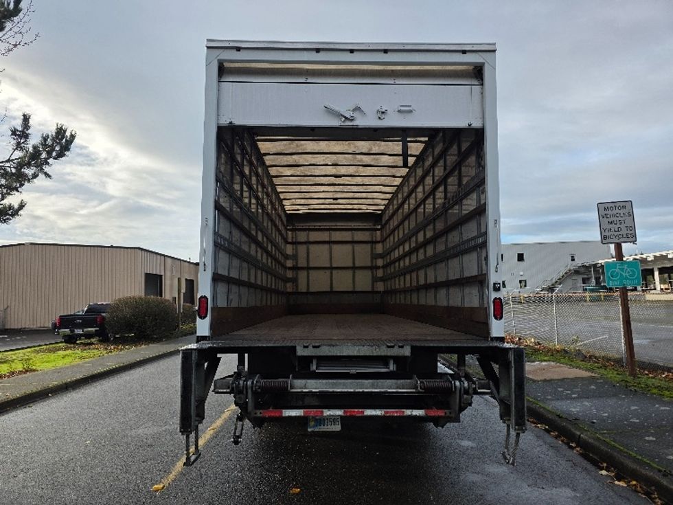 Medium Duty Box Truck-Light and Medium Duty Trucks-Hino-2019-268-Tukwila-WA-174,607\n\t\tmiles-$ 51,500 - Image 8