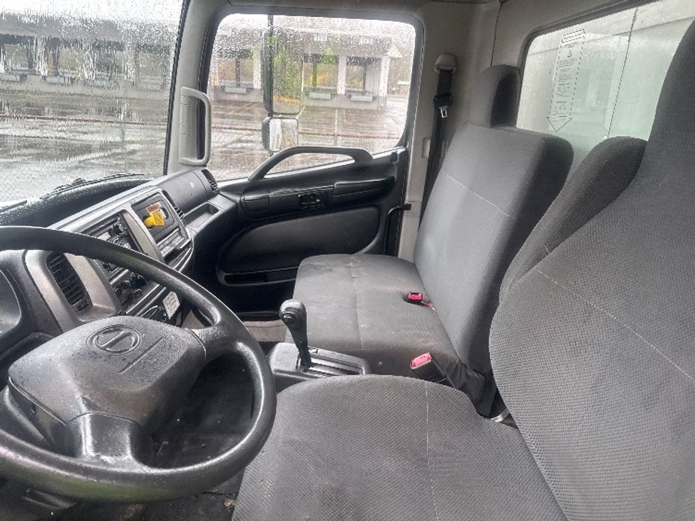 Medium Duty Box Truck-Light and Medium Duty Trucks-Hino-2019-268-Tukwila-WA-204,863\n\t\tmiles-$ 46,750 - Image 16