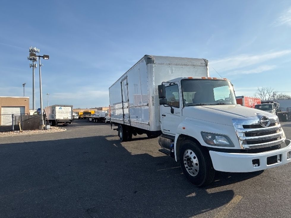 Medium Duty Box Truck-Light and Medium Duty Trucks-Hino-2019-268-West Babylon-NY-164,323\n\t\tmiles-$ 51,750 - Image 1