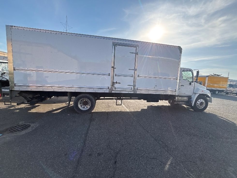Medium Duty Box Truck-Light and Medium Duty Trucks-Hino-2019-268-West Babylon-NY-164,323\n\t\tmiles-$ 51,750 - Image 15