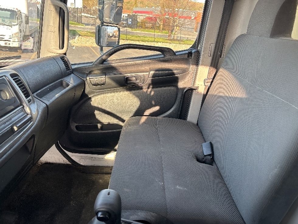 Medium Duty Box Truck-Light and Medium Duty Trucks-Hino-2019-268-West Babylon-NY-164,323\n\t\tmiles-$ 51,750 - Image 19