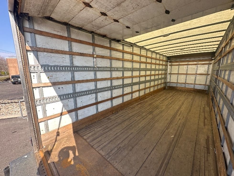 Medium Duty Box Truck-Light and Medium Duty Trucks-Hino-2019-268-West Babylon-NY-166,771\n\t\tmiles-$ 48,500 - Image 10