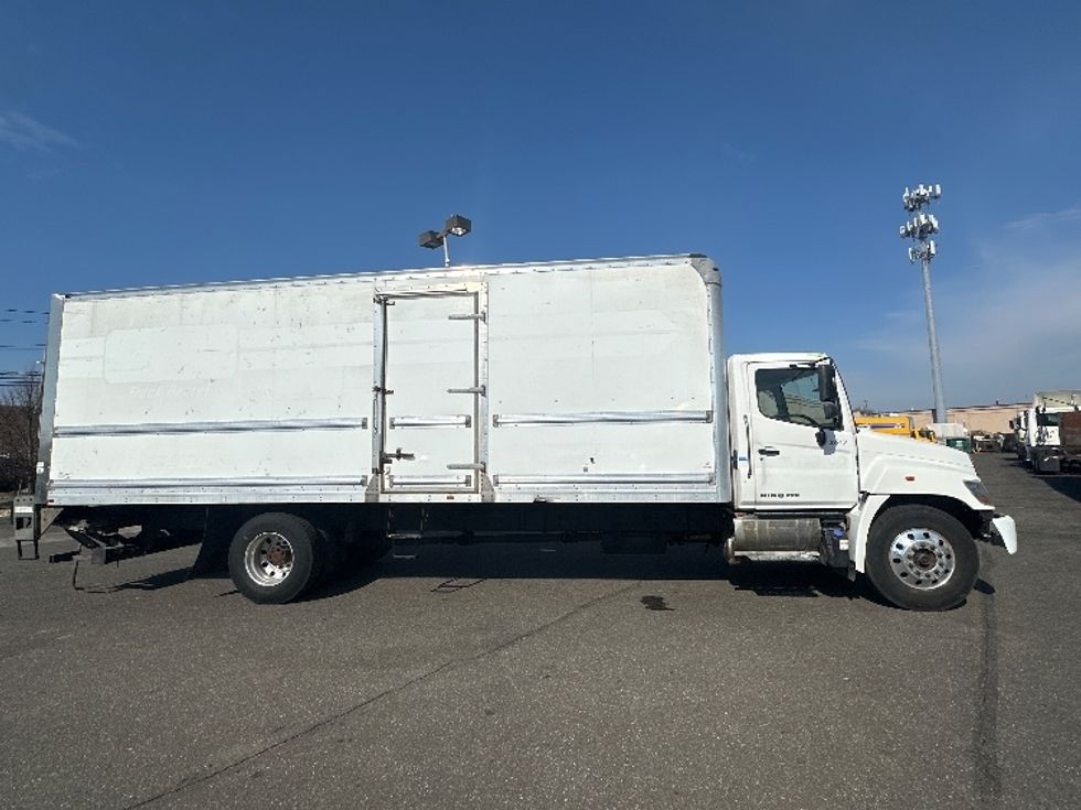 Medium Duty Box Truck-Light and Medium Duty Trucks-Hino-2019-268-West Babylon-NY-174,035\n\t\tmiles-$ 54,250 - Image 14