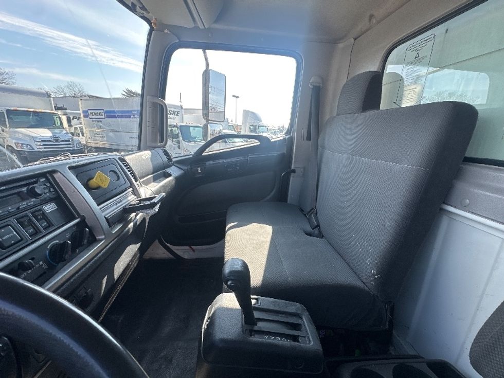 Medium Duty Box Truck-Light and Medium Duty Trucks-Hino-2019-268-West Babylon-NY-174,035\n\t\tmiles-$ 54,250 - Image 18