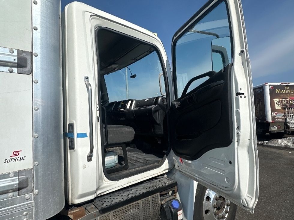 Medium Duty Box Truck-Light and Medium Duty Trucks-Hino-2019-268-West Babylon-NY-174,035\n\t\tmiles-$ 54,250 - Image 19