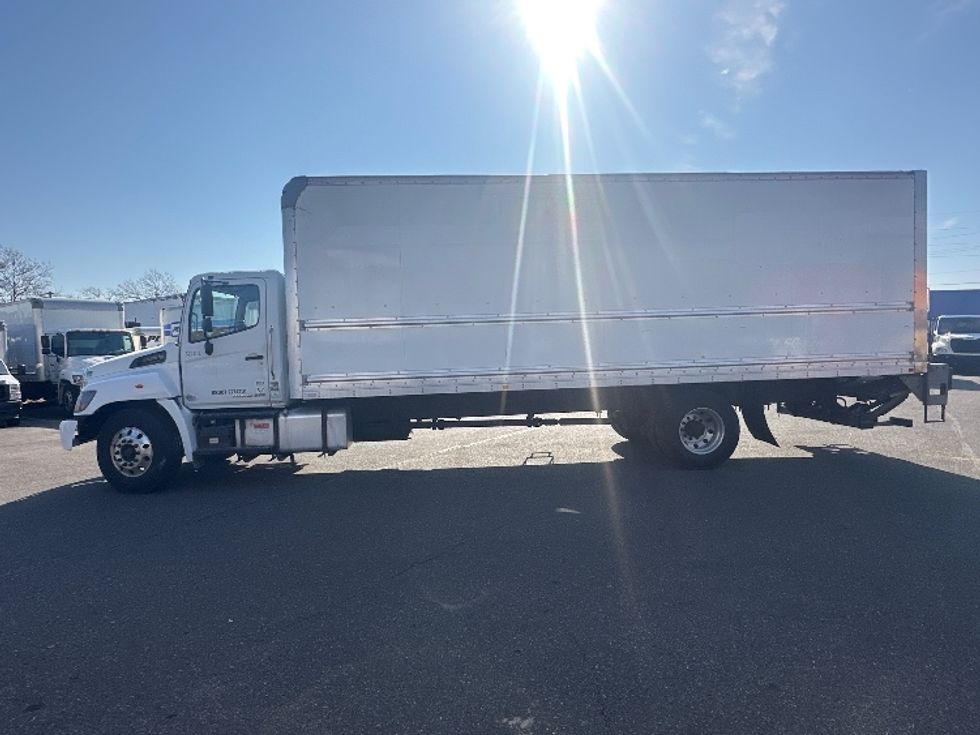 Medium Duty Box Truck-Light and Medium Duty Trucks-Hino-2019-268-West Babylon-NY-174,035\n\t\tmiles-$ 54,250 - Image 4
