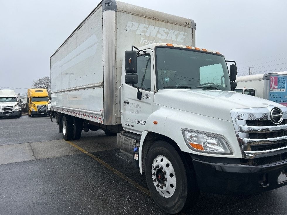 Medium Duty Box Truck-Light and Medium Duty Trucks-Hino-2019-268-West Babylon-NY-218,042\n\t\tmiles-$ 42,000 - Image 1