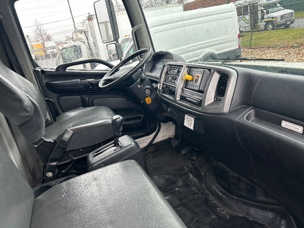 Medium Duty Box Truck-Light and Medium Duty Trucks-Hino-2019-268-West Babylon-NY-218,042\n\t\tmiles-$ 42,000 - Image 22