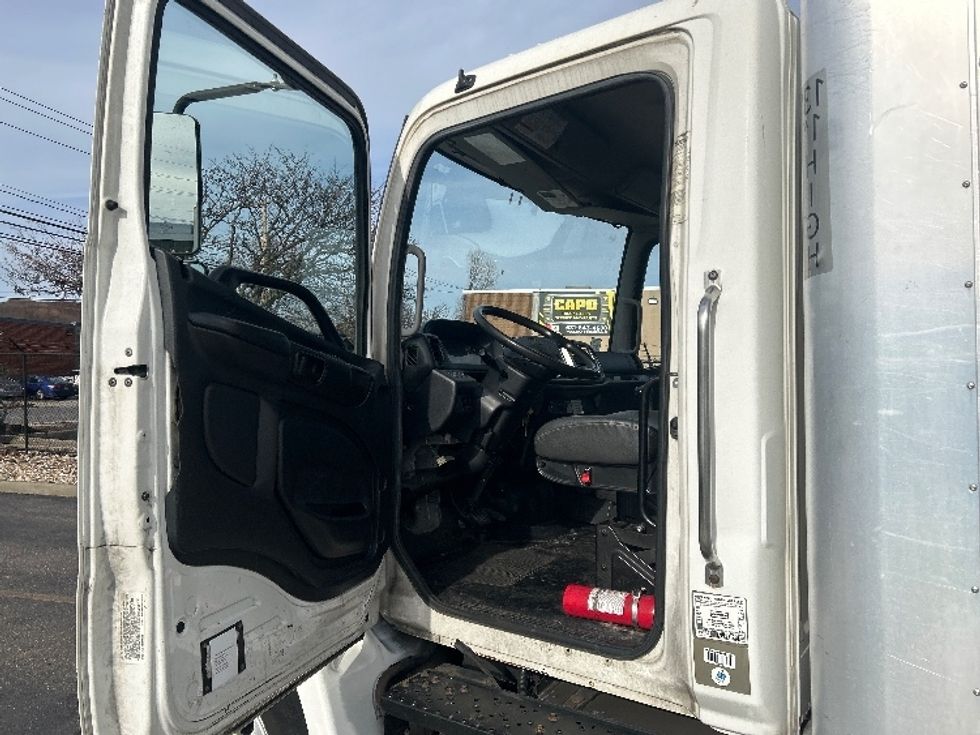 Medium Duty Box Truck-Light and Medium Duty Trucks-Hino-2019-268-West Babylon-NY-221,858\n\t\tmiles-$ 41,500 - Image 16