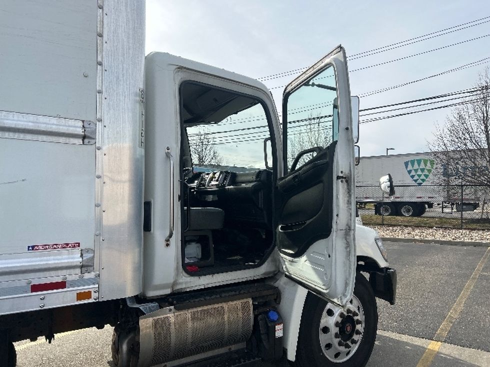 Medium Duty Box Truck-Light and Medium Duty Trucks-Hino-2019-268-West Babylon-NY-221,858\n\t\tmiles-$ 41,500 - Image 20