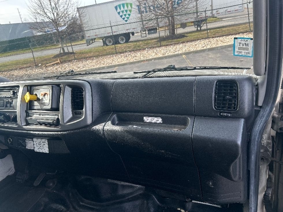 Medium Duty Box Truck-Light and Medium Duty Trucks-Hino-2019-268-West Babylon-NY-221,858\n\t\tmiles-$ 41,500 - Image 21