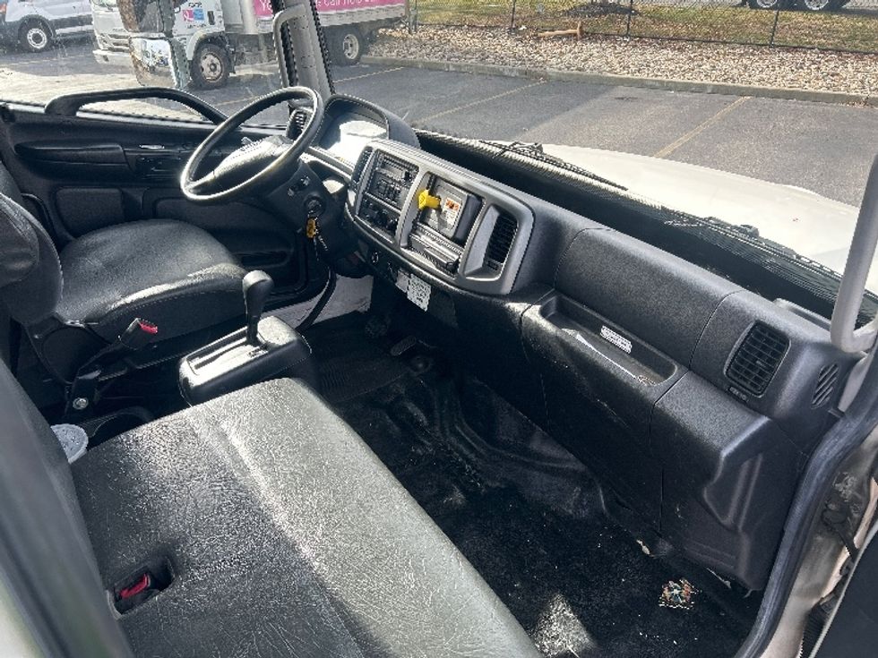 Medium Duty Box Truck-Light and Medium Duty Trucks-Hino-2019-268-West Babylon-NY-221,858\n\t\tmiles-$ 41,500 - Image 22