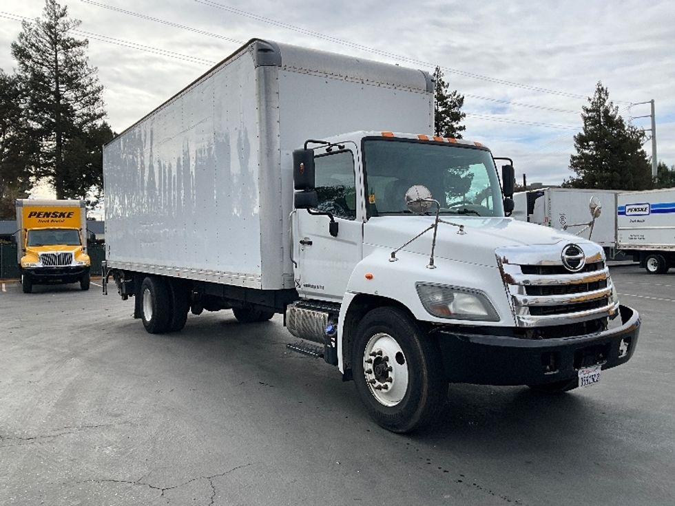 Medium Duty Box Truck-Light and Medium Duty Trucks-Hino-2019-268-West Sacramento-CA-141,338\n\t\tmiles-$ 55,750 - Image 1