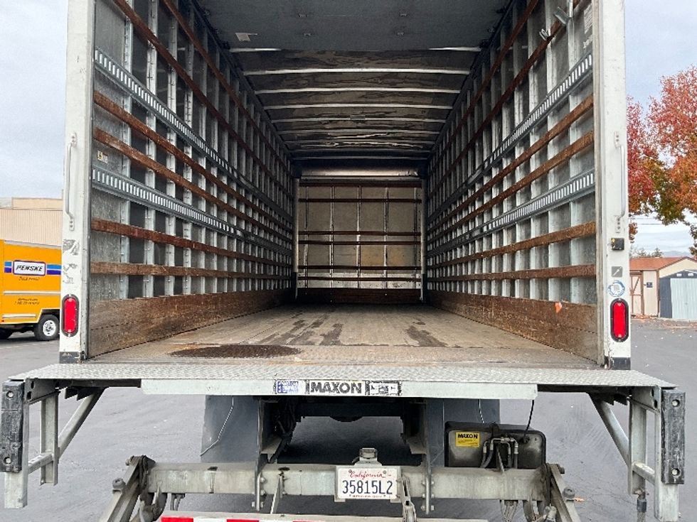 Medium Duty Box Truck-Light and Medium Duty Trucks-Hino-2019-268-West Sacramento-CA-141,338\n\t\tmiles-$ 55,750 - Image 10