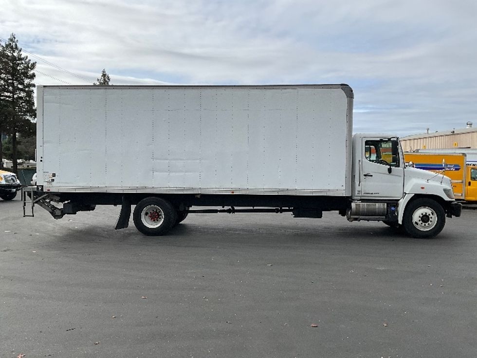 Medium Duty Box Truck-Light and Medium Duty Trucks-Hino-2019-268-West Sacramento-CA-141,338\n\t\tmiles-$ 55,750 - Image 15