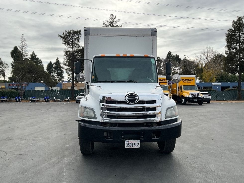 Medium Duty Box Truck-Light and Medium Duty Trucks-Hino-2019-268-West Sacramento-CA-141,338\n\t\tmiles-$ 55,750 - Image 2