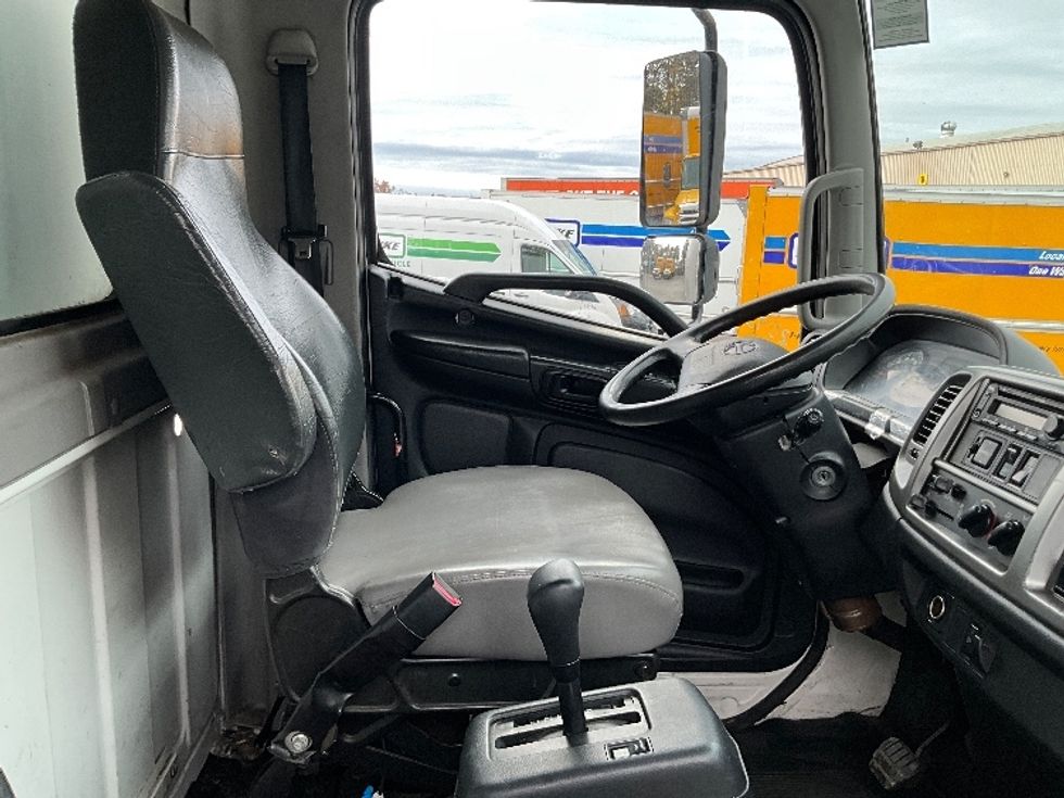 Medium Duty Box Truck-Light and Medium Duty Trucks-Hino-2019-268-West Sacramento-CA-141,338\n\t\tmiles-$ 55,750 - Image 21