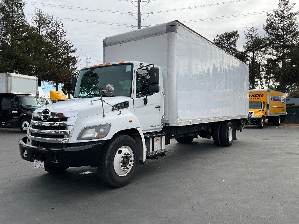 Medium Duty Box Truck-Light and Medium Duty Trucks-Hino-2019-268-West Sacramento-CA-141,338\n\t\tmiles-$ 55,750 - Image 3
