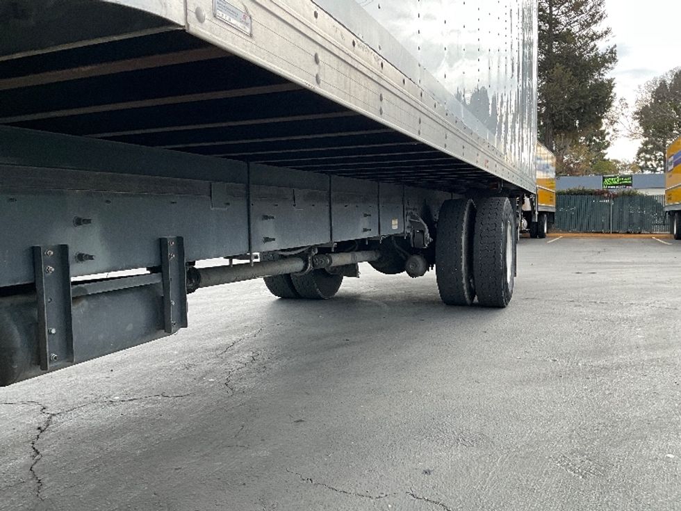 Medium Duty Box Truck-Light and Medium Duty Trucks-Hino-2019-268-West Sacramento-CA-141,338\n\t\tmiles-$ 55,750 - Image 5