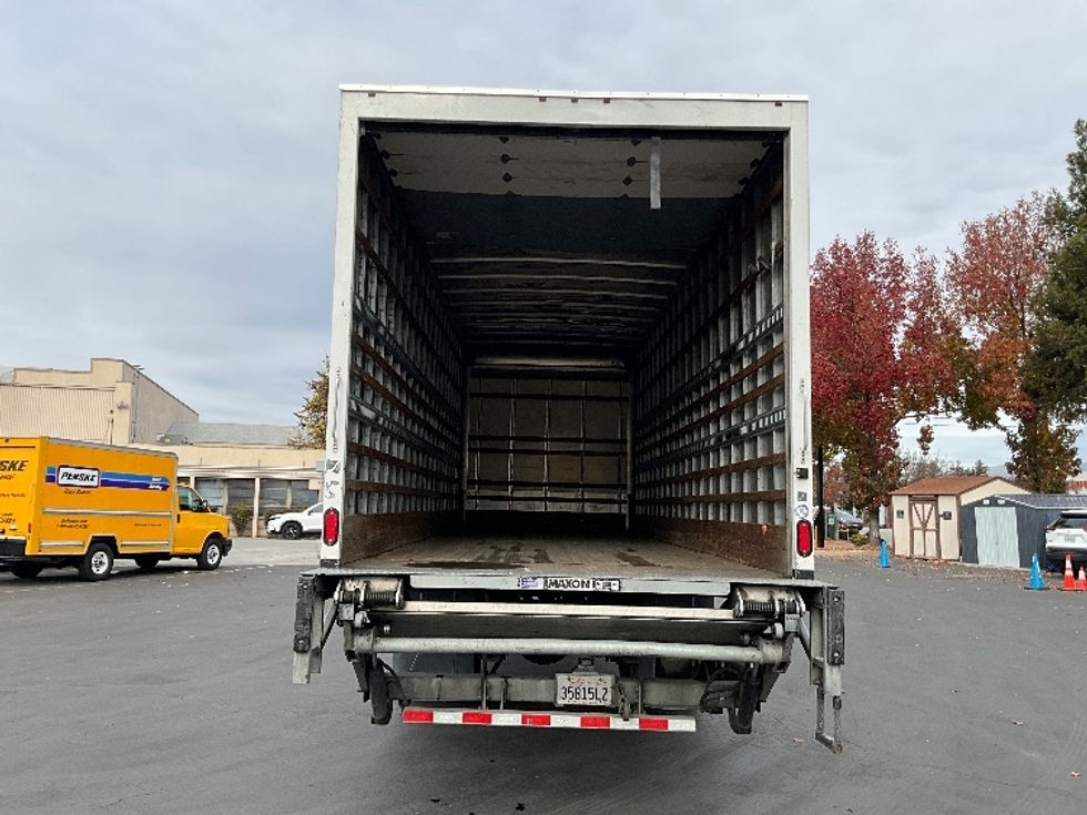 Medium Duty Box Truck-Light and Medium Duty Trucks-Hino-2019-268-West Sacramento-CA-141,338\n\t\tmiles-$ 55,750 - Image 8