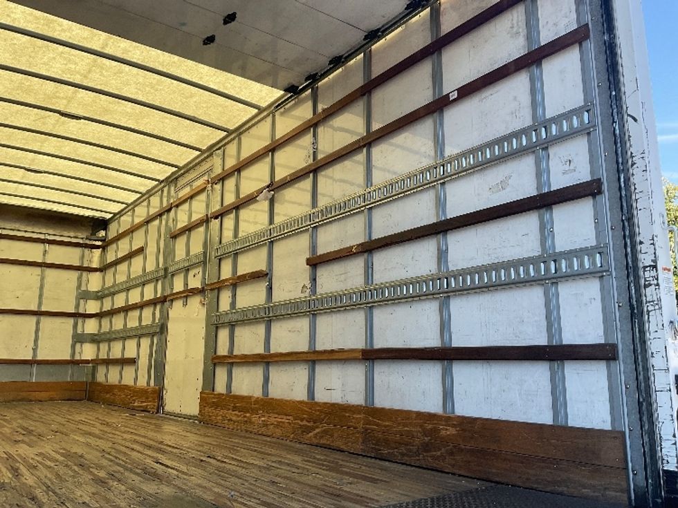 Medium Duty Box Truck-Light and Medium Duty Trucks-Hino-2019-268-West Sacramento-CA-154,765\n\t\tmiles-$ 54,500 - Image 12